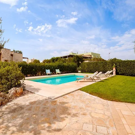 Villa Helloapulia Family With Pool, Lush Garden & Bbq - Near The Beache Savelletri